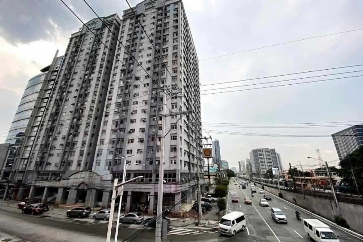 Commercial for Sale in South Triangle, Quezon City, Metro Manila near MRT-3 Kamuning