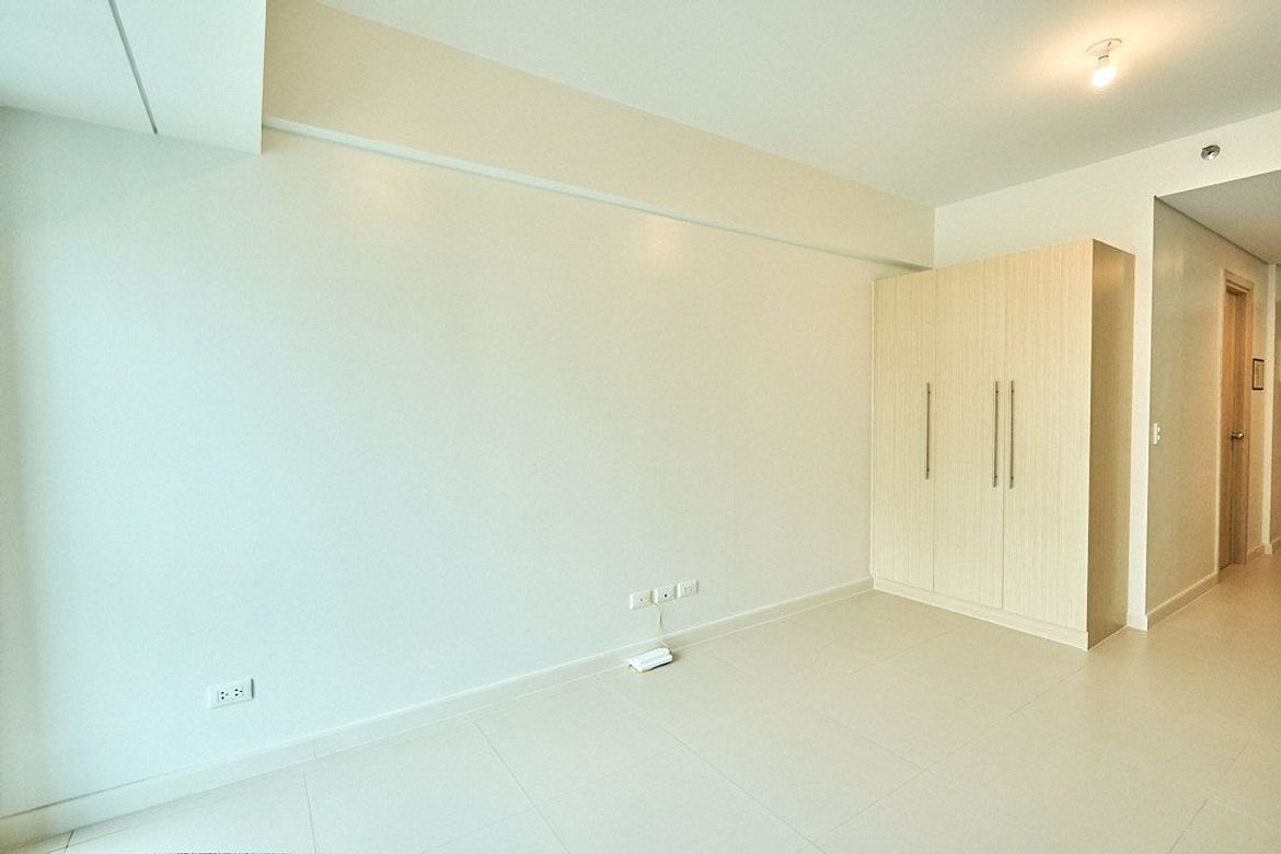 Condo for Rent in Callisto 2, Carmona, Makati, Metro Manila photo 8