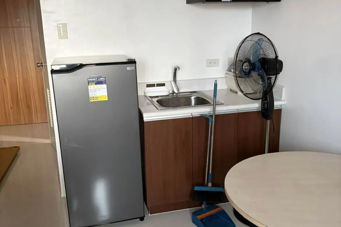 Condo for Rent in Grand Riviera Suites, Ermita, Manila, Metro Manila near LRT-1 Pedro Gil photo 2