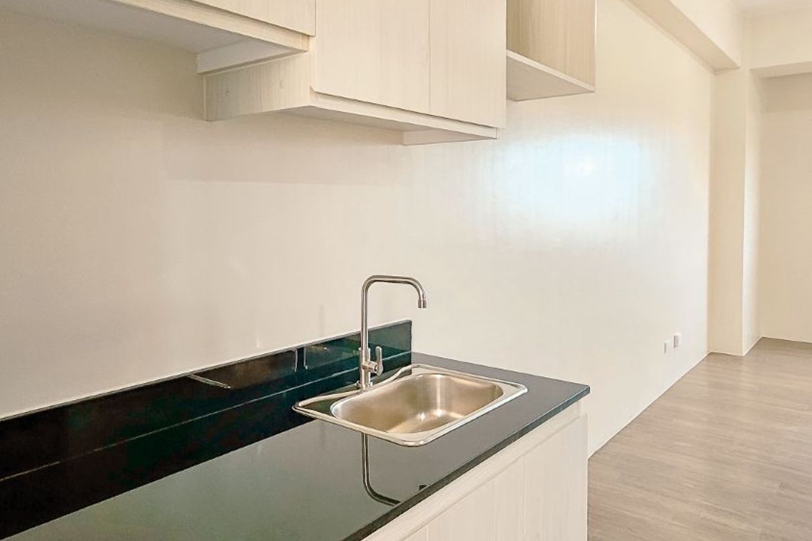 Condo for Rent in Hawthorne Heights by Vista Residences, Loyola Heights, Quezon City, Metro Manila near LRT-2 Katipunan photo 2