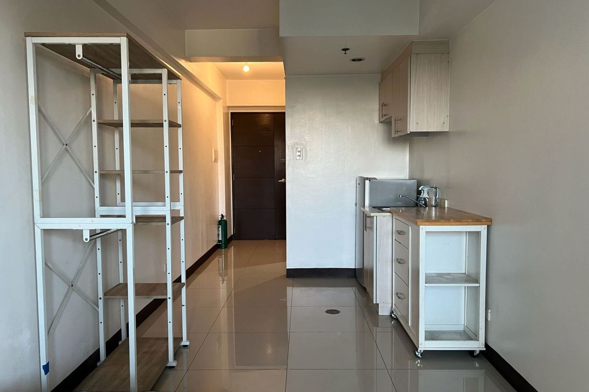 Condo for Rent in Pine Crest, Mariana, Quezon City, Metro Manila near LRT-2 Gilmore photo 3