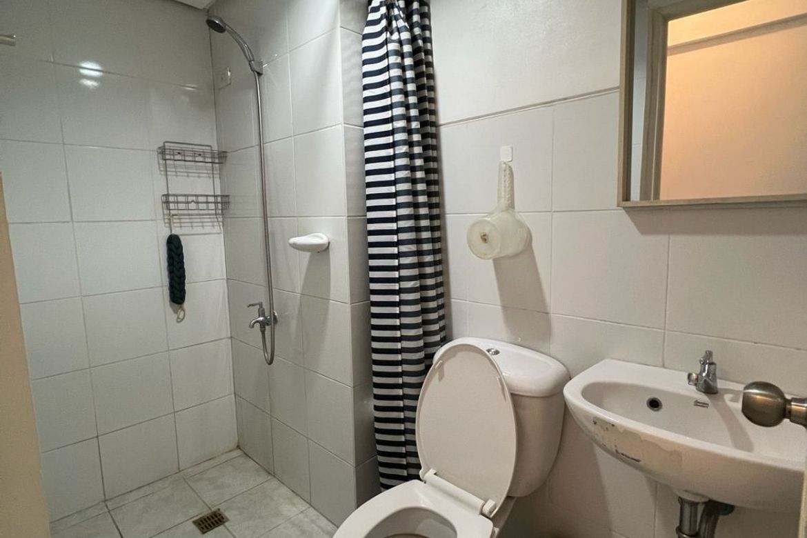 Condo for Rent in Pine Crest, Mariana, Quezon City, Metro Manila near LRT-2 Gilmore photo 4