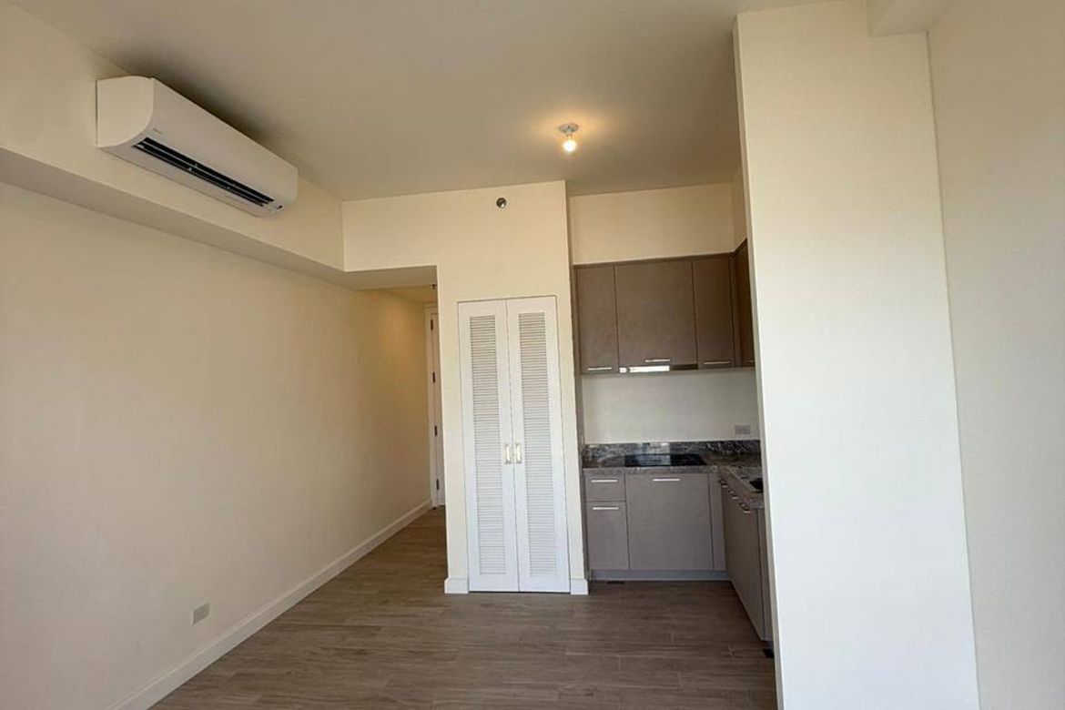 Condo for Sale in 32 Sanson by Rockwell, Lahug, Cebu City, Cebu – photo 5