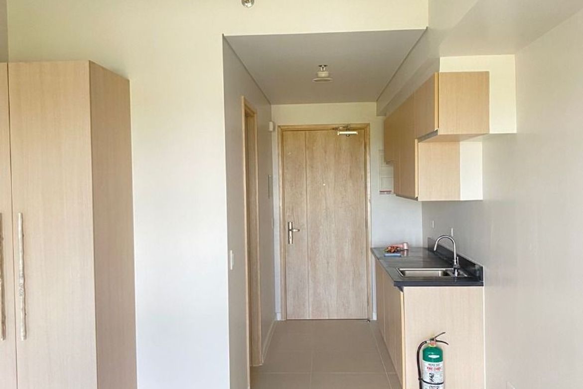 Condo for Sale in Almanza Dos, Las Piñas, Metro Manila – photo 2
