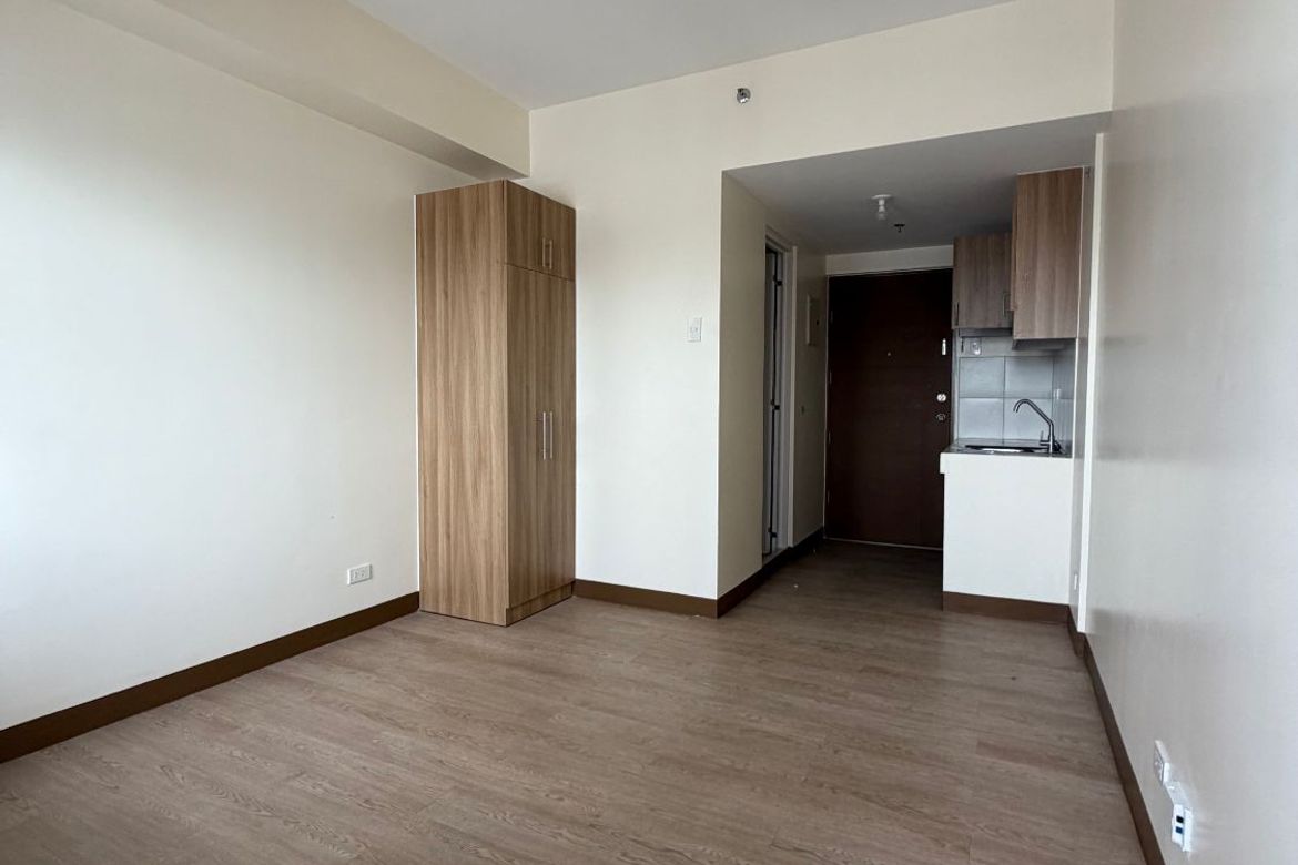 Condo for Sale in Almanza Uno, Las Piñas, Metro Manila – photo 3