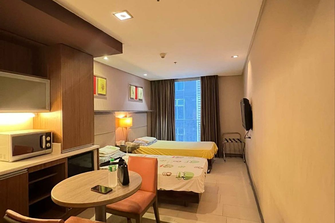 Condo for Sale in Antel Spa and Serenity Suites, Poblacion, Makati City – photo 2