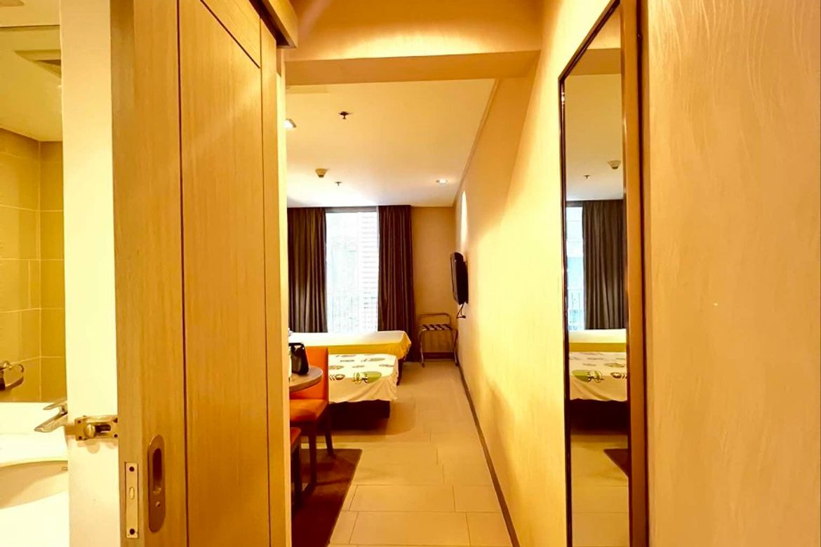Condo for Sale in Antel Spa and Serenity Suites, Poblacion, Makati City – photo 3
