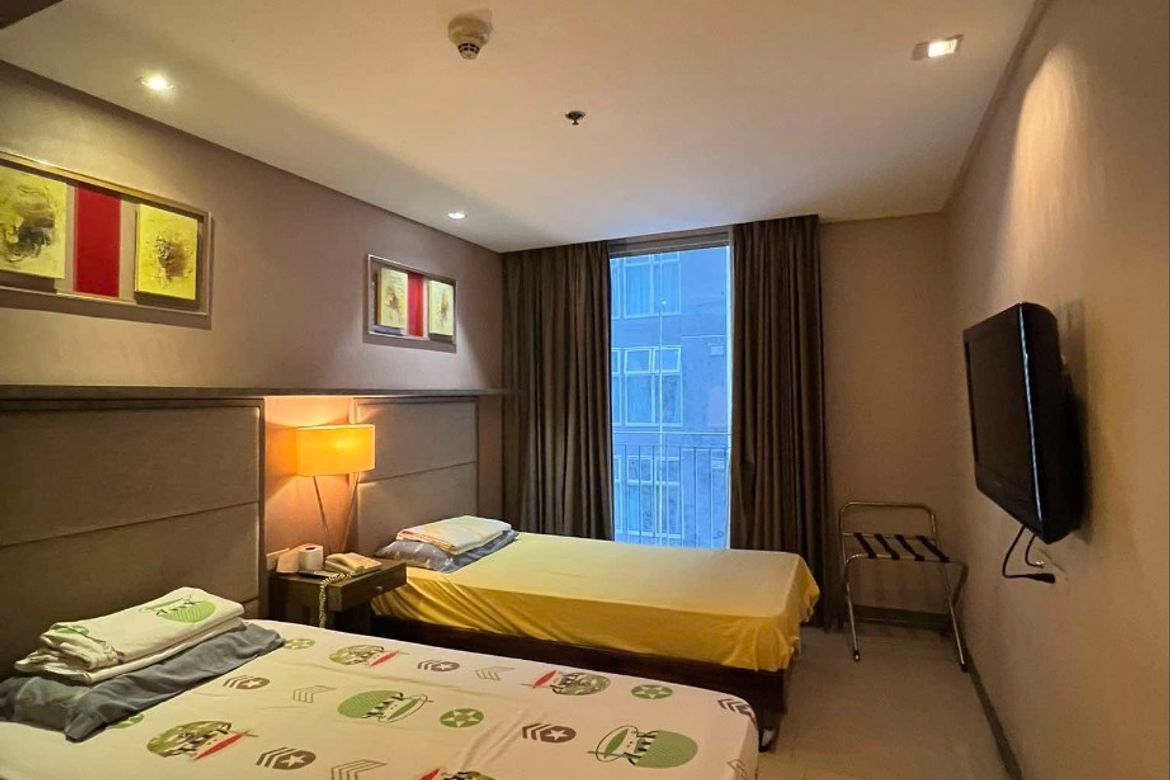 Condo for Sale in Antel Spa and Serenity Suites, Poblacion, Makati City – photo 4