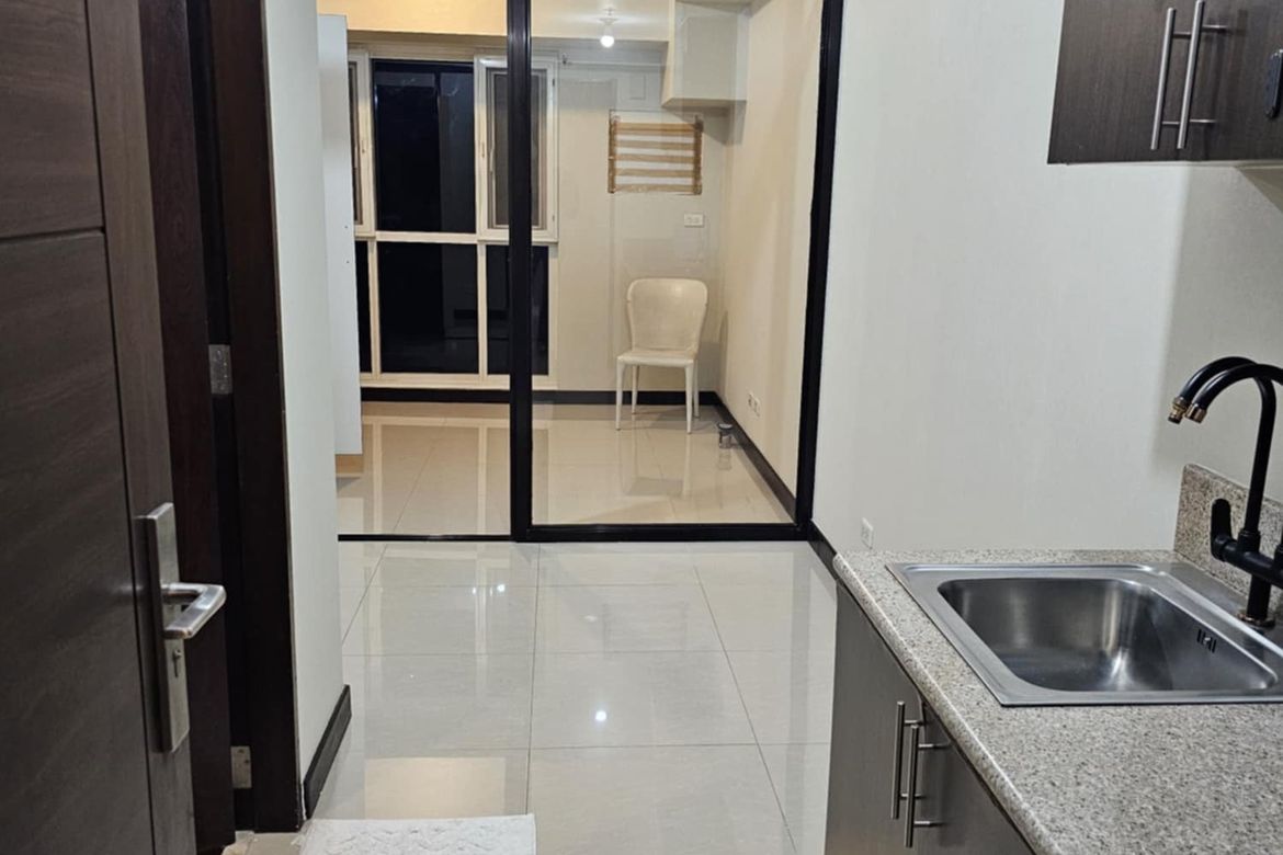 Condo for Sale in Axis Residences, Highway Hills, Mandaluyong, Metro Manila near MRT-3 Boni – photo 2