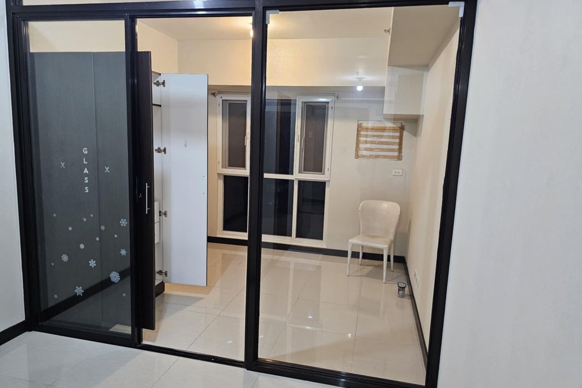 Condo for Sale in Axis Residences, Highway Hills, Mandaluyong, Metro Manila near MRT-3 Boni – photo 3