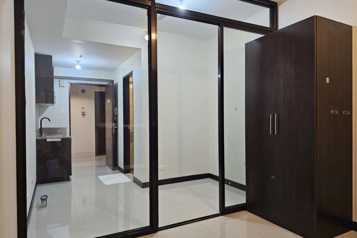 Condo for Sale in Axis Residences, Highway Hills, Mandaluyong, Metro Manila near MRT-3 Boni – photo 4