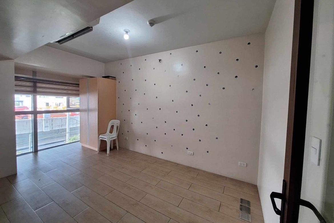 Condo for Sale in Barangay 183, Pasay, Metro Manila – photo 8