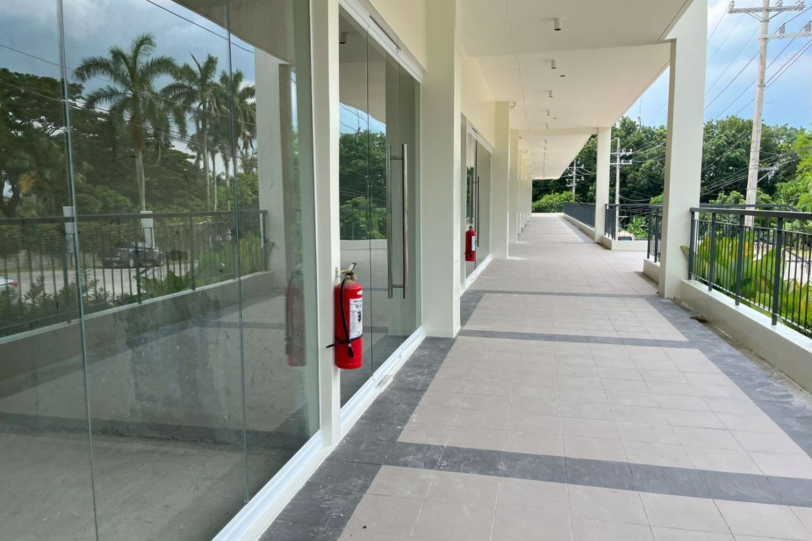 Condo for Sale in Berkeley Suites, Inchican, Silang, Cavite – photo 7