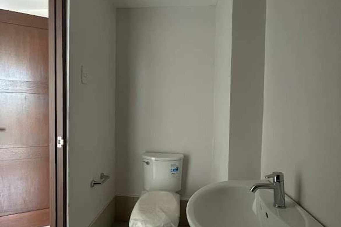 Condo for Sale in Centro, Mandaue, Cebu – photo 6