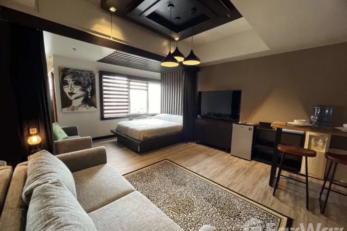 Condo for Sale in Fairways Tower, BGC, Taguig – photo 2