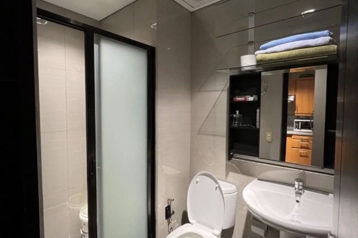 Condo for Sale in Fairways Tower, BGC, Taguig – photo 9