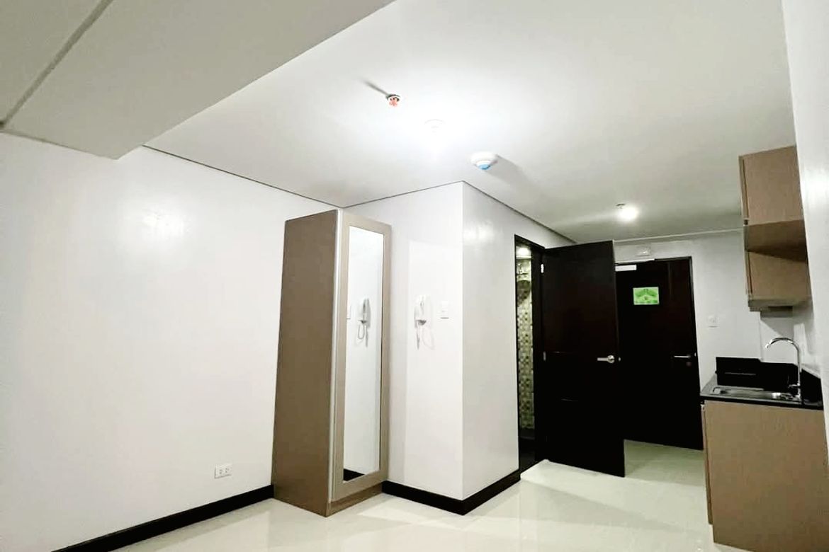Condo for Sale in Gateway Regency Studios, Barangka Ilaya, Mandaluyong, Metro Manila near MRT-3 Boni – photo 4