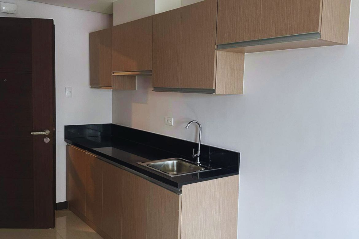 Condo for Sale in Gateway Regency Studios, Barangka Ilaya, Mandaluyong, Metro Manila near MRT-3 Boni – photo 2