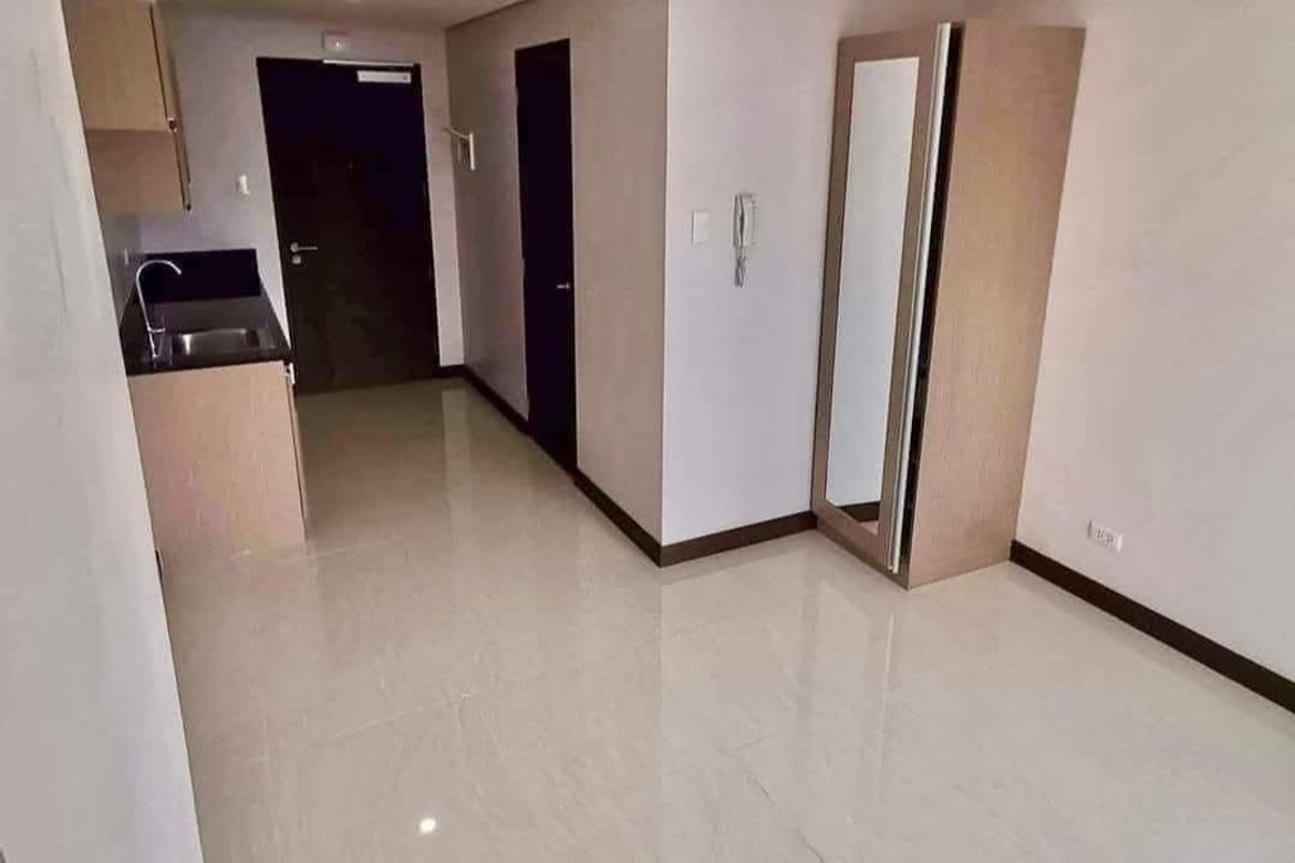 Condo for Sale in Gateway Regency Studios, Barangka Ilaya, Mandaluyong, Metro Manila near MRT-3 Boni – photo 4