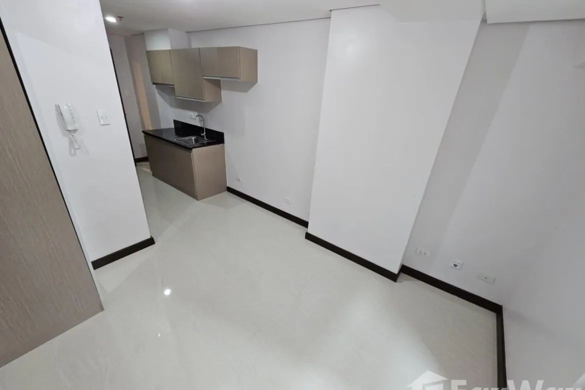 Condo for Sale in Gateway Regency Studios, Barangka Ilaya, Mandaluyong, Metro Manila near MRT-3 Boni – photo 3