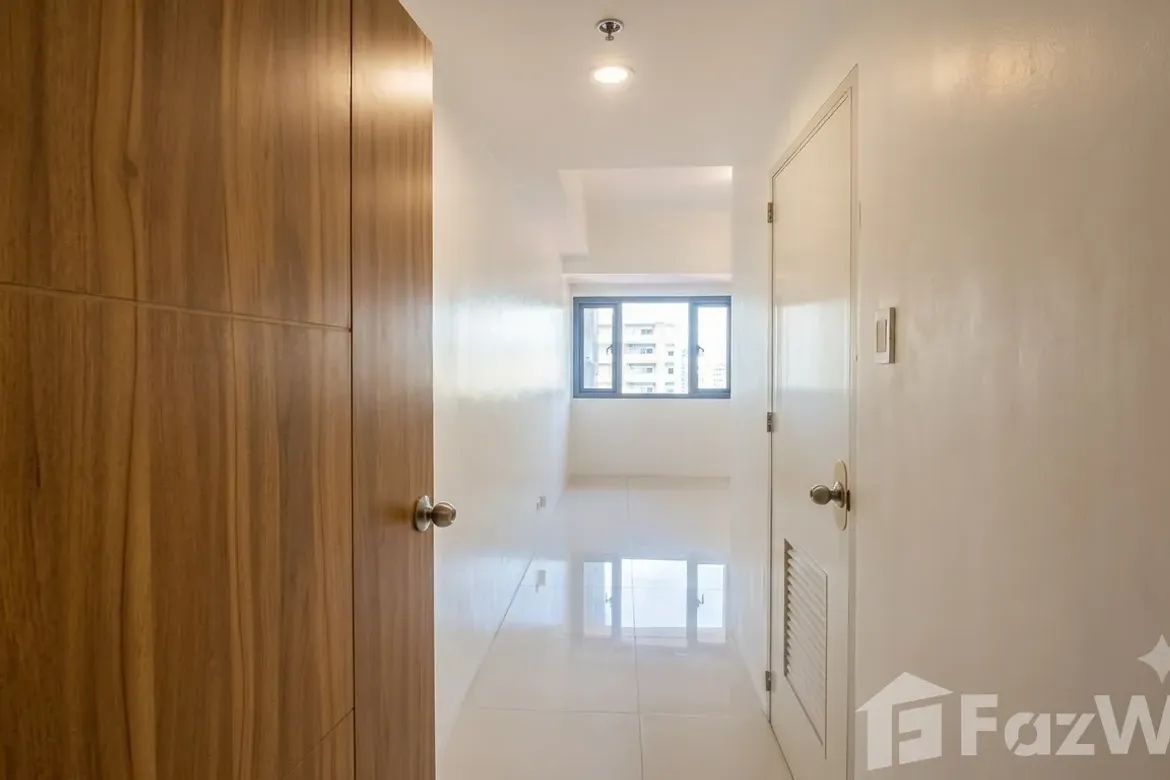Condo for Sale in Grand Riviera Suites, Ermita, Manila, Metro Manila near LRT-1 Pedro Gil