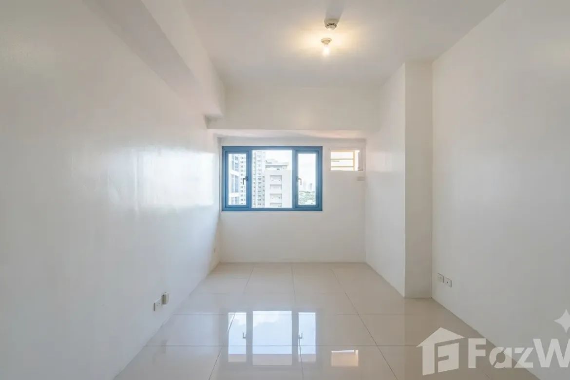 Condo for Sale in Grand Riviera Suites, Ermita, Manila, Metro Manila near LRT-1 Pedro Gil – photo 3