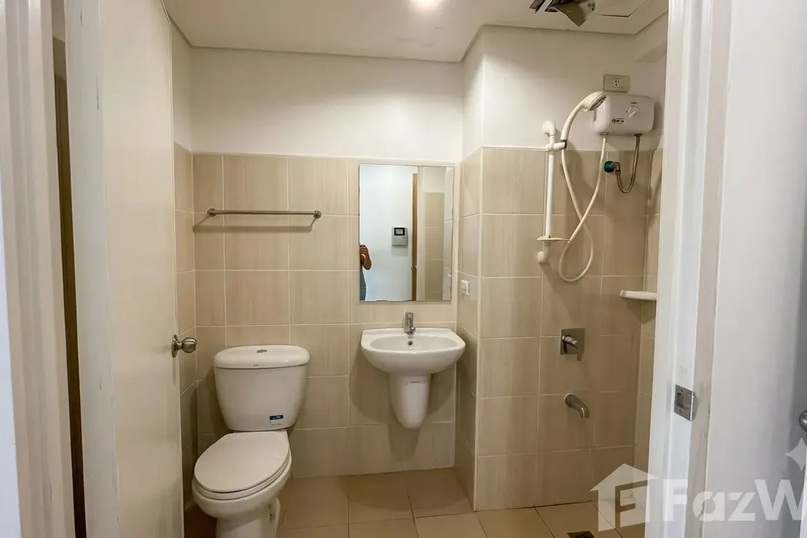 Condo for Sale in Grand Riviera Suites, Ermita, Manila, Metro Manila near LRT-1 Pedro Gil – photo 4
