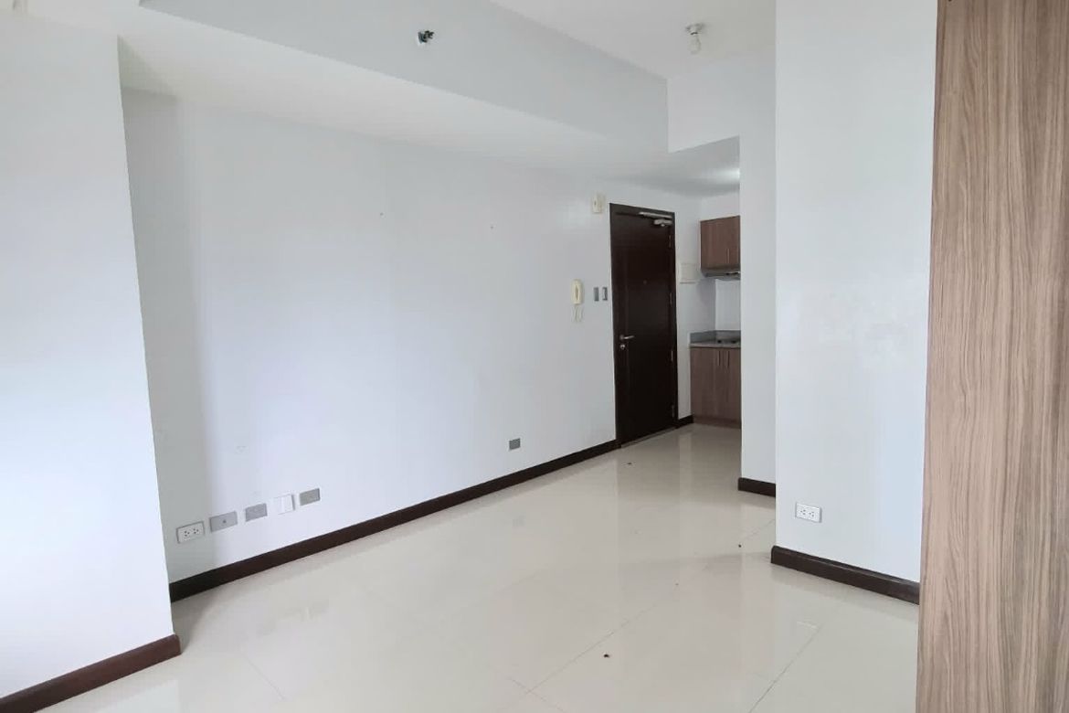 Condo for Sale in Greenhills, San Juan, Metro Manila near MRT-3 Santolan – photo 3