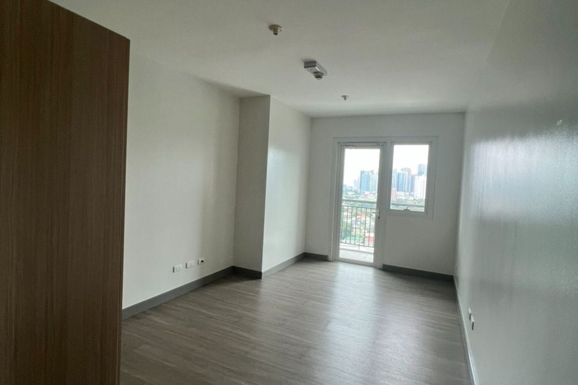 Condo for Sale in Greenhills, San Juan, Metro Manila near MRT-3 Santolan – photo 2