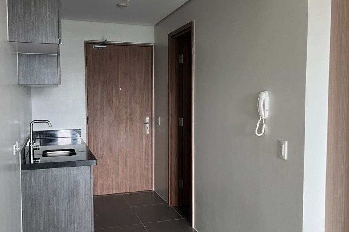 Condo for Sale in Greenhills, San Juan, Metro Manila near MRT-3 Santolan – photo 7