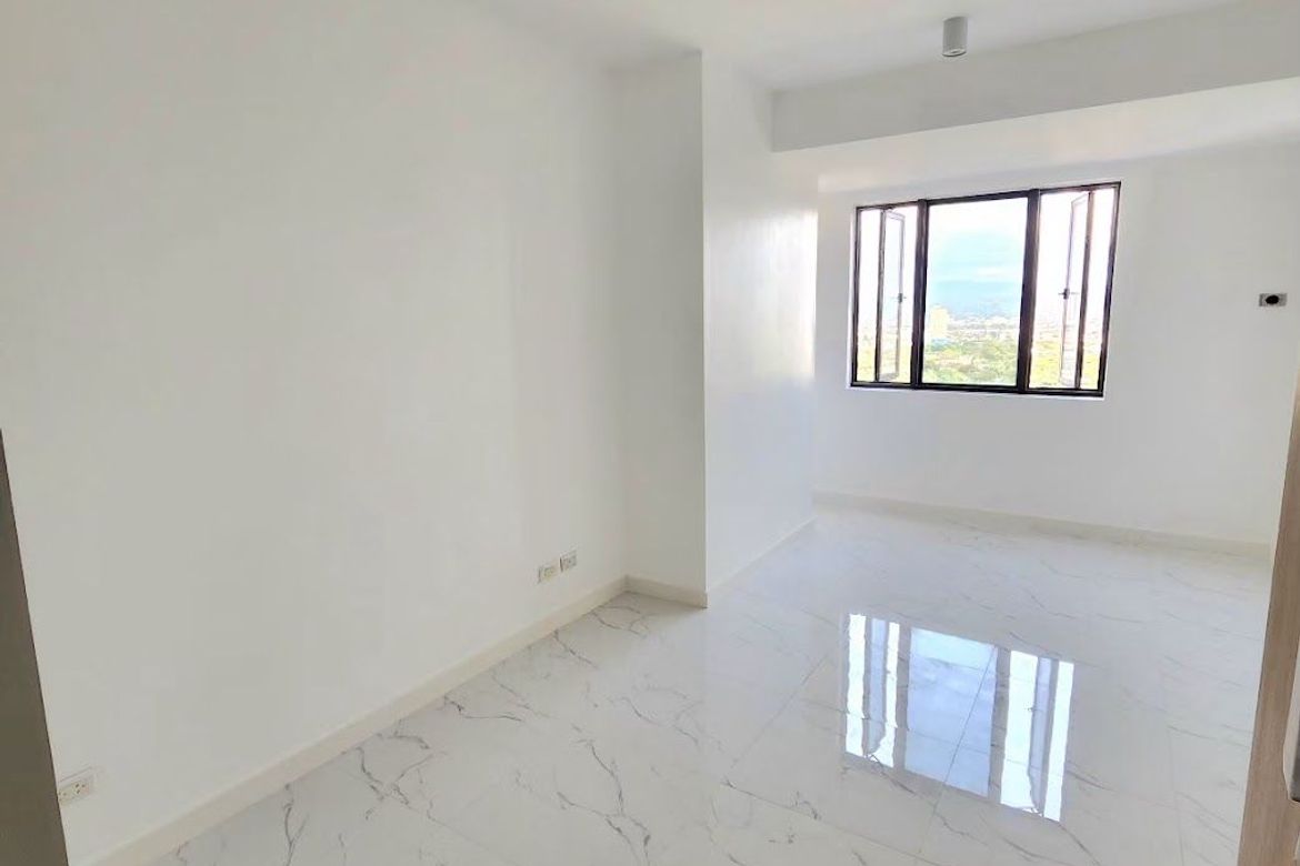 Condo for Sale in Greenhills, San Juan, Metro Manila near MRT-3 Santolan
