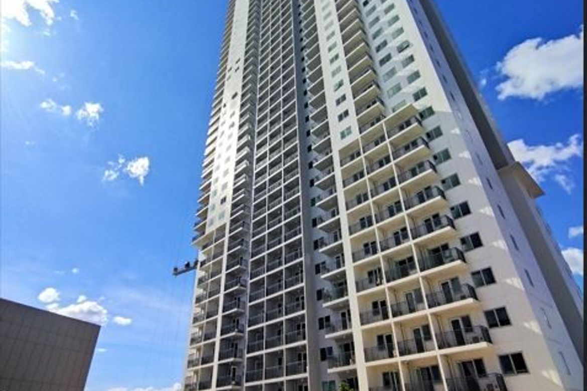 Condo for Sale in Greenhills, San Juan, Metro Manila near MRT-3 Santolan