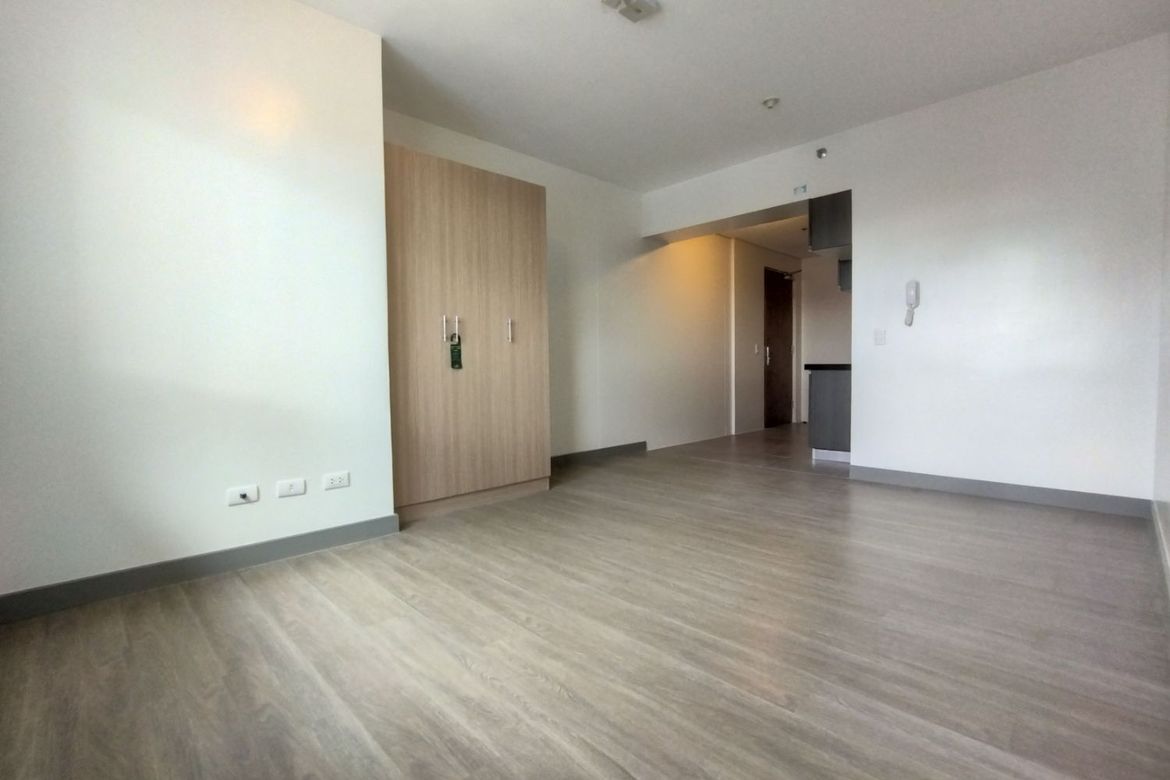 Condo for Sale in Greenhills, San Juan, Metro Manila near MRT-3 Santolan – photo 5