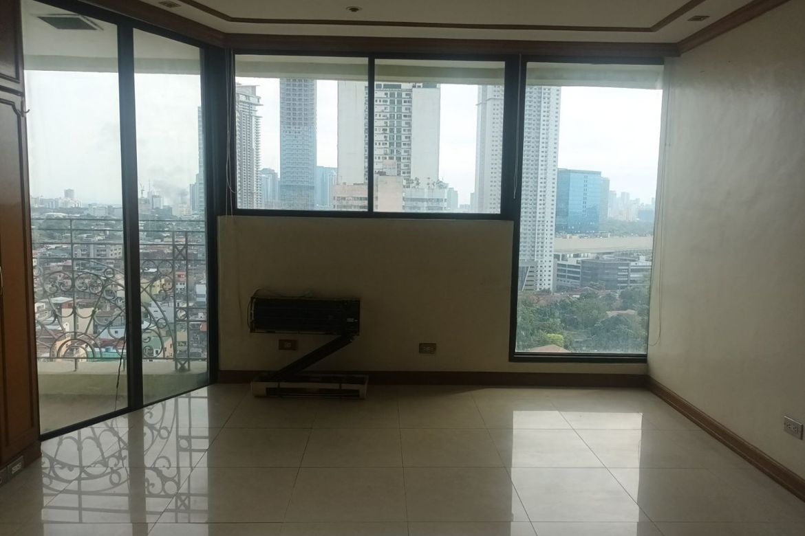 Condo for Sale in Greenhills, San Juan, Metro Manila – photo 3