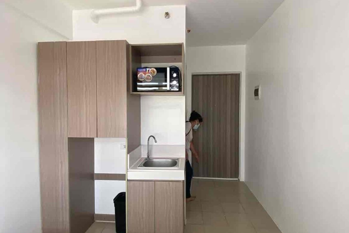 Condo for Sale in Highway Hills, Mandaluyong, Metro Manila near MRT-3 Shaw Boulevard – photo 2