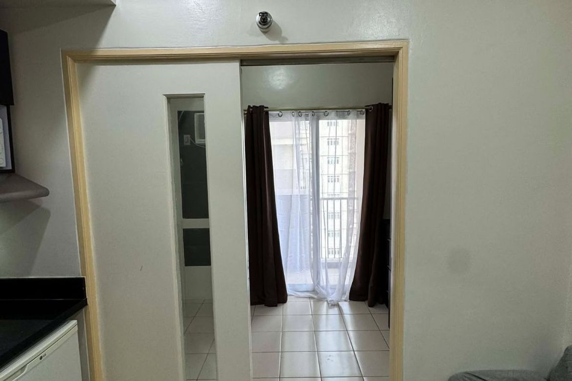 Condo for Sale in Laureano di Trevi Tower, Pio Del Pilar, Makati, Metro Manila near MRT-3 Magallanes – photo 5