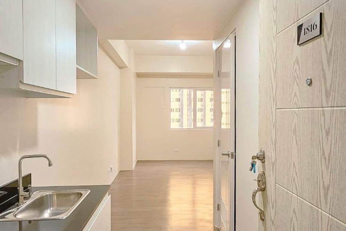 Condo for Sale in Loyola Heights, Quezon City, Metro Manila near LRT-2 Katipunan – photo 3