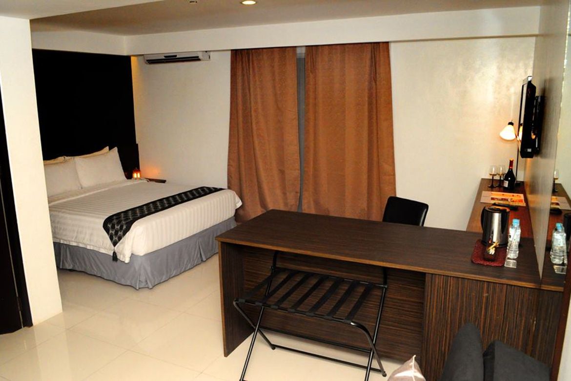 Condo for Sale in Mabolo, Cebu City, Cebu – photo 2
