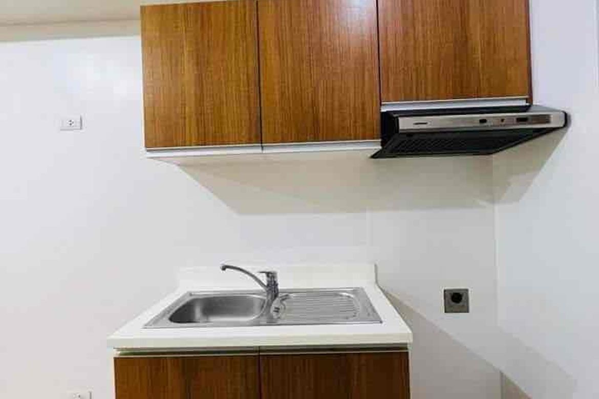 Condo for Sale in Malate, Manila, Metro Manila near LRT-1 Vito Cruz – photo 2