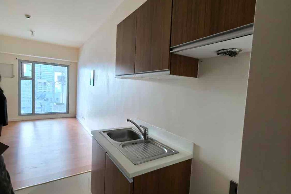Condo for Sale in Malate, Manila, Metro Manila near LRT-1 Vito Cruz – photo 5