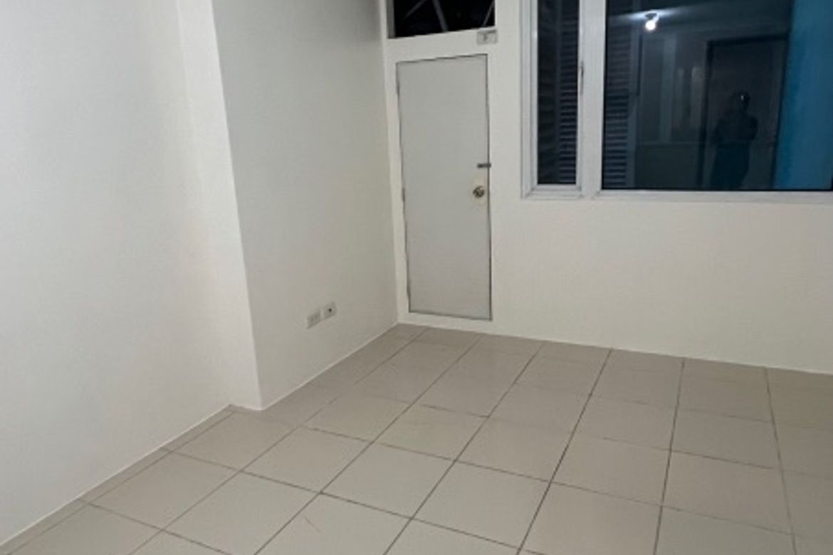 Condo for Sale in Manila, Metro Manila near LRT-2 Legarda – photo 6