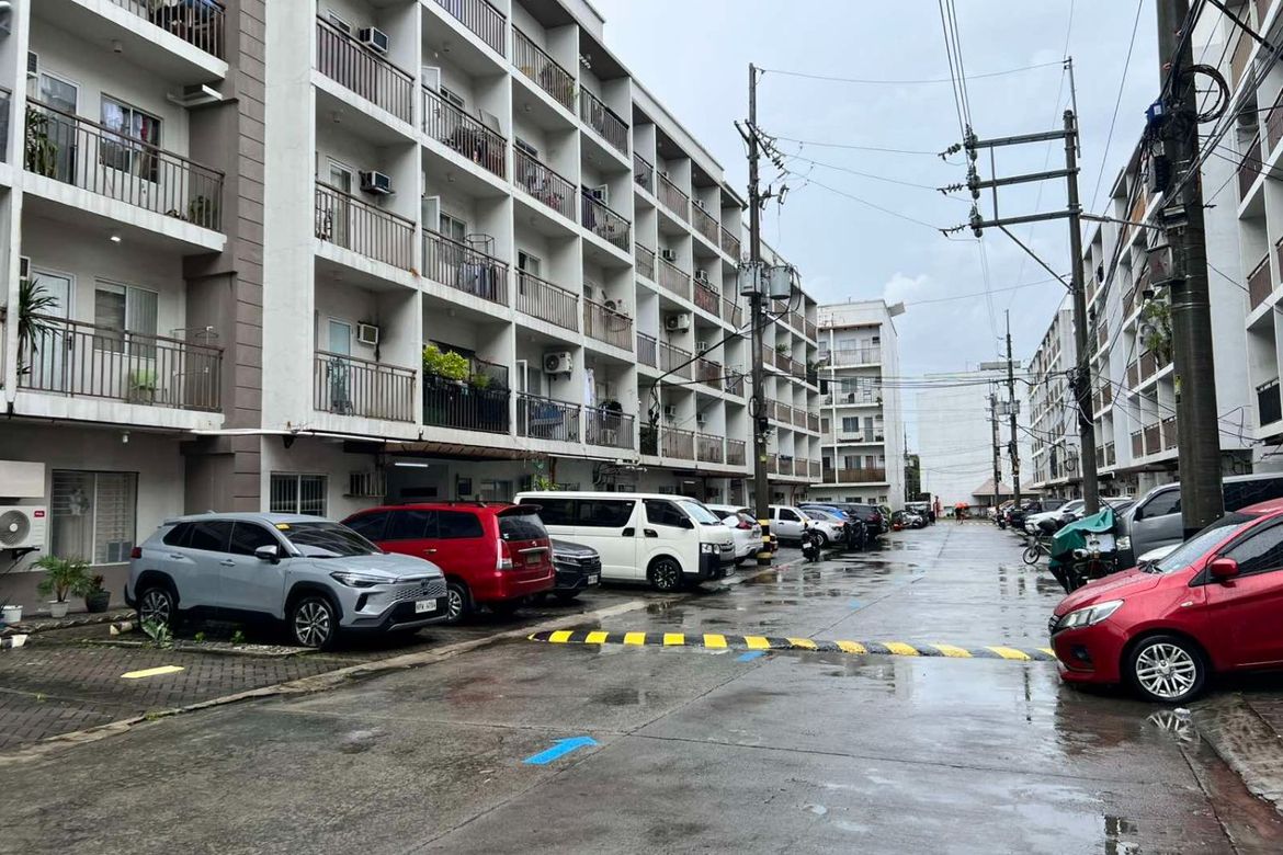 Condo for Sale in Moonwalk, Parañaque, Metro Manila – photo 3
