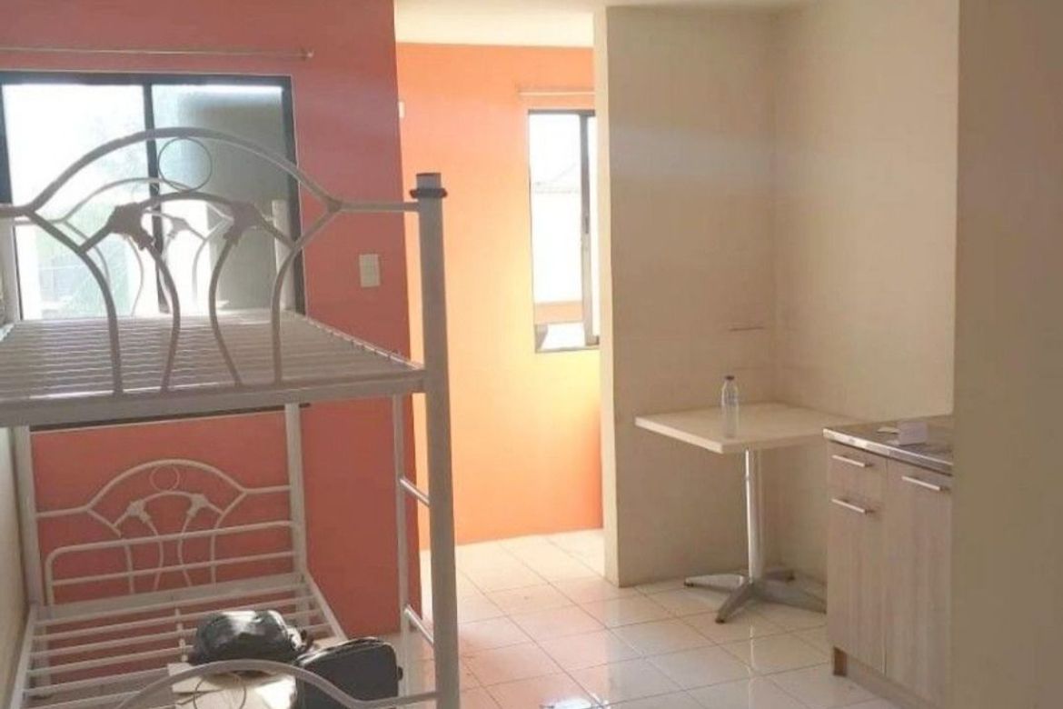 Condo for Sale in One Metropolitan Place, Malate, Manila, Metro Manila near LRT-1 Vito Cruz