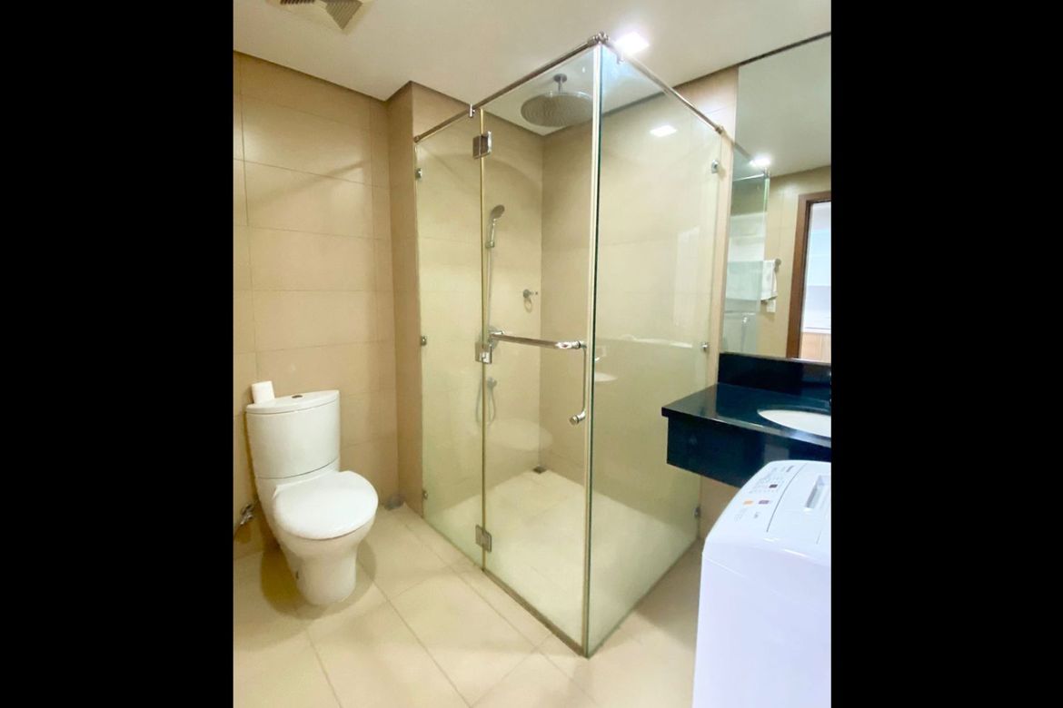 Condo for Sale in Park Terraces, San Lorenzo, Makati, Metro Manila near MRT-3 Ayala – photo 3