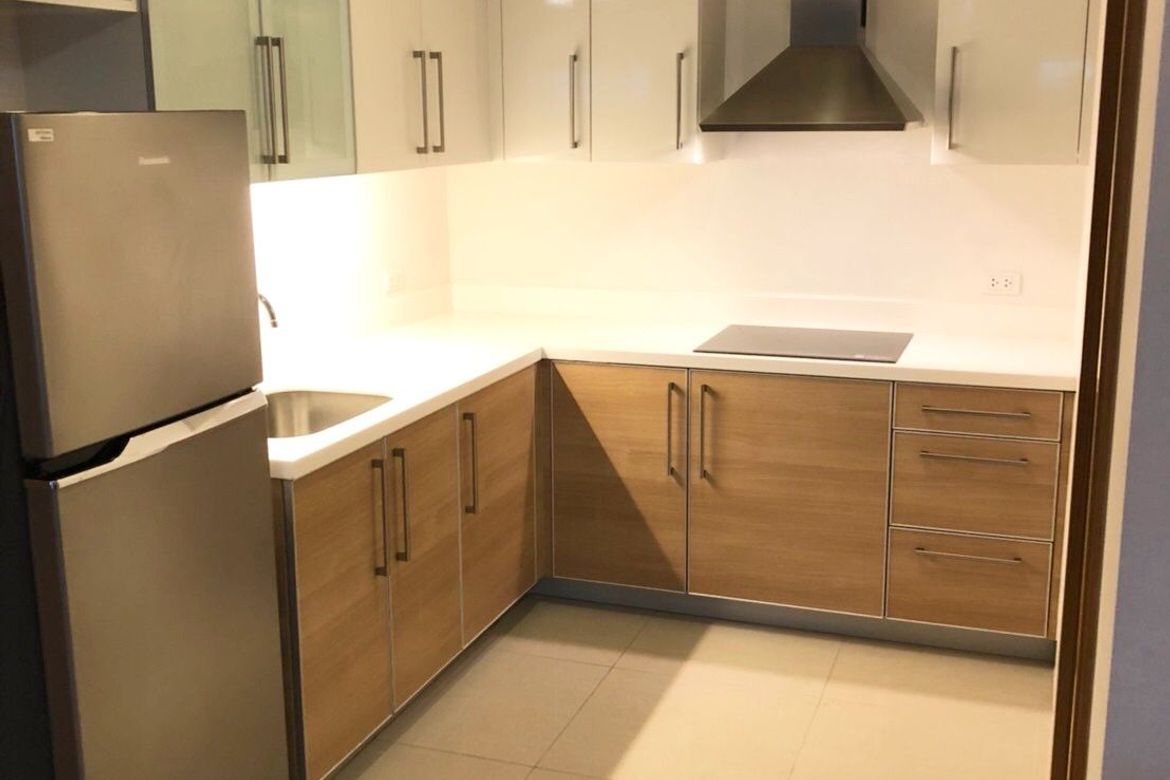 Condo for Sale in Park Terraces, San Lorenzo, Makati, Metro Manila near MRT-3 Ayala – photo 6