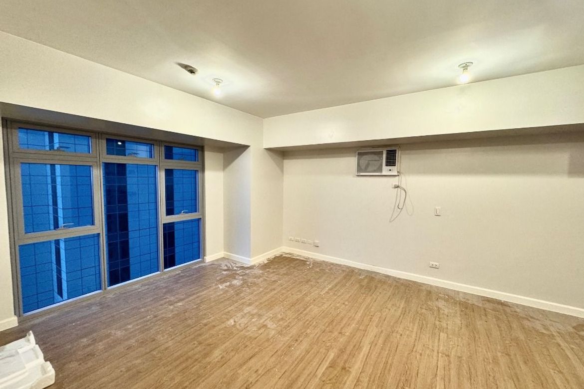 Condo for Sale in Park Triangle Residences, BGC, Taguig, Metro Manila – photo 2