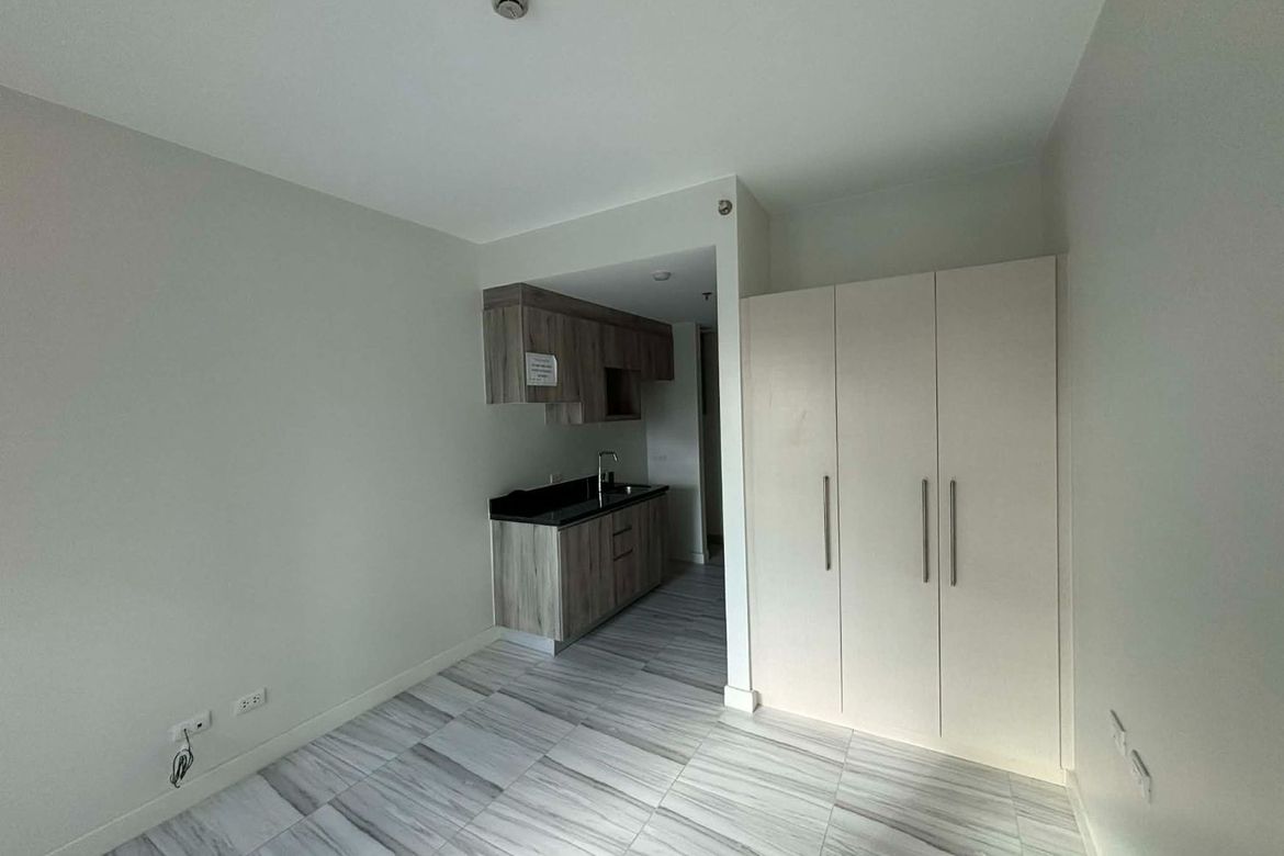 Condo for Sale in Pineda, Pasig, Metro Manila – photo 3