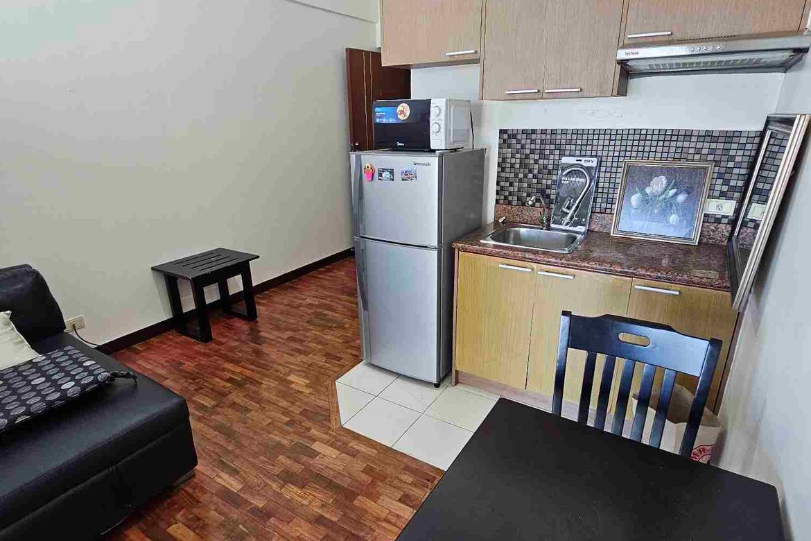 Condo for Sale in Pio Del Pilar, Makati City – photo 2