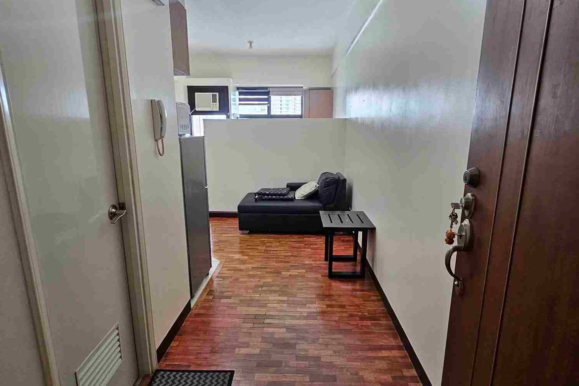 Condo for Sale in Pio Del Pilar, Makati City – photo 11