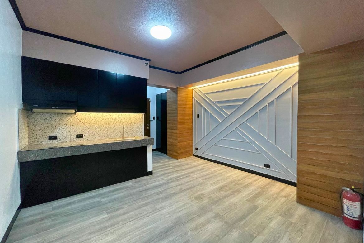 Condo for Sale in Pio Del Pilar, Makati, Metro Manila